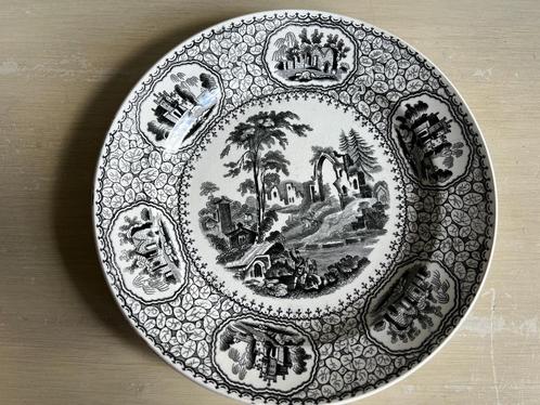 Mooi aardewerk bord van J.B. Capellemans uit Jemappe., Antiek en Kunst, Curiosa en Brocante, Ophalen of Verzenden