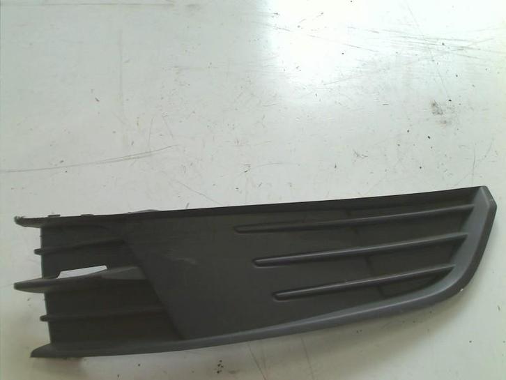 MISTLAMPKAPJE RECHTS Skoda Fabia III (NJ3) (01-2014/06-2021), Auto-onderdelen, Carrosserie, Skoda, Rechts, Gebruikt