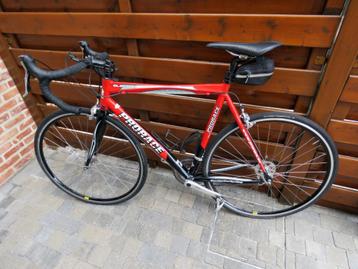 Koersfiets Prorace Electra in goede staat beschikbaar voor biedingen