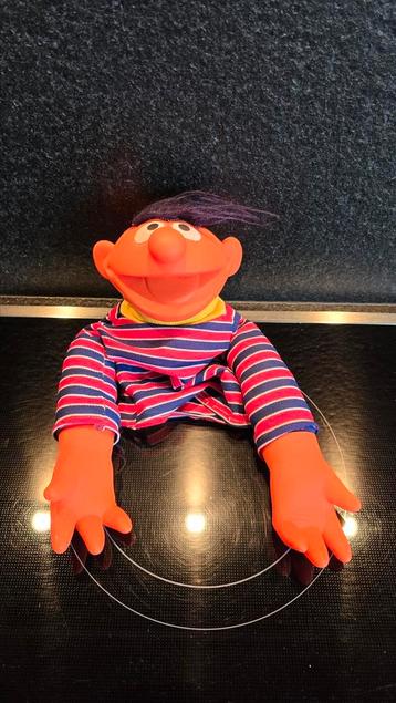 Poppenkastpop van Ernie  beschikbaar voor biedingen