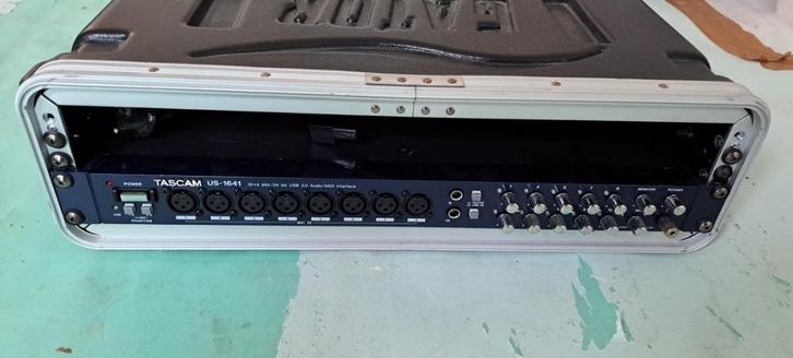 TASCAM US-1641, Audio interface in flightcase 2U Gator, Audio, Tv en Foto, Professionele apparaten, Zo goed als nieuw, Audio, Ophalen
