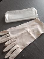 Vintage beige clutch met lange handschoenen, Antiek en Kunst, Antiek | Kleding en Textiel, Ophalen of Verzenden, Dames