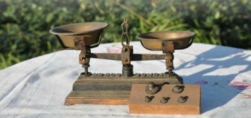 Ancien jouet balance fonte et cuivre + série poids, Antiquités & Art, Antiquités | Jouets, Enlèvement ou Envoi