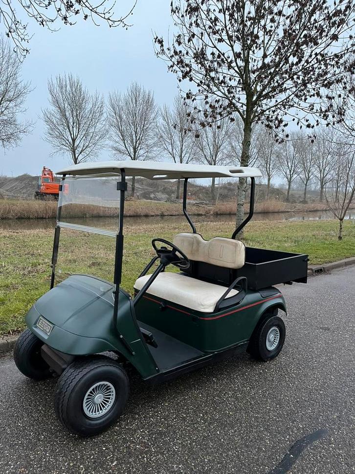 Electrische golfkar rijdt heerlijk met bakje achterop, Sports & Fitness, Golf, Voiturette de golf, Enlèvement ou Envoi
