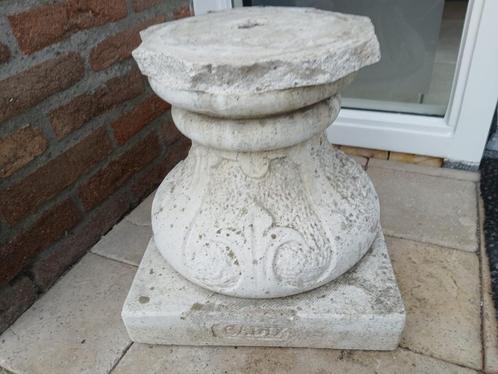 sokkel zuil pilaar beton Franse lelie wit, Tuin en Terras, Tuinbeelden, Gebruikt, Overige typen, Beton, Ophalen