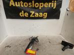 Motorkap Scharnier van een Nissan Qashqai, Ophalen of Verzenden, 3 maanden garantie, Gebruikt, Nissan