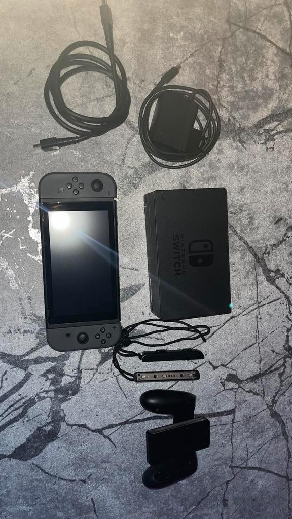 Nintendo switch v1 unpatched modded., Games en Spelcomputers, Spelcomputers | Nintendo Switch, Zo goed als nieuw, Ophalen