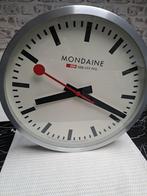 MONDAINE WANDKLOK, Huis en Inrichting, Woonaccessoires | Klokken, Ophalen, Zo goed als nieuw, Analoog, Wandklok