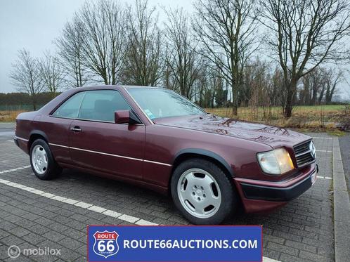 Mercedes 230CE Sedan | Route 66 Auctions, Auto's, Oldtimers, Bedrijf, Te koop, Mercedes-Benz, Benzine, Overige carrosserie, 2 deurs