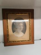 Cadre vintage en bois avec bordure dorée de 60 cm de large e, Enlèvement