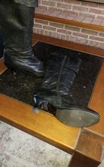 Bottes en cuir noires taille 40, Vêtements | Femmes, Chaussures, Comme neuf, Enlèvement, Laura & ko, Bottes hautes