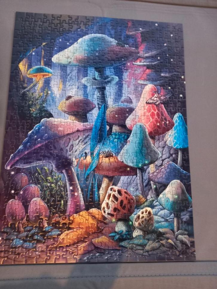 New-Puzzel Ravensburger 500 stuks glow in the dark-volledig, Hobby en Vrije tijd, Denksport en Puzzels, Zo goed als nieuw, Legpuzzel