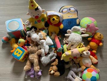 Pluche knuffels van baby tot kleuter o.a. interactieve Bumba beschikbaar voor biedingen