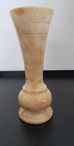 Vase soliflore en albâtre, Ophalen