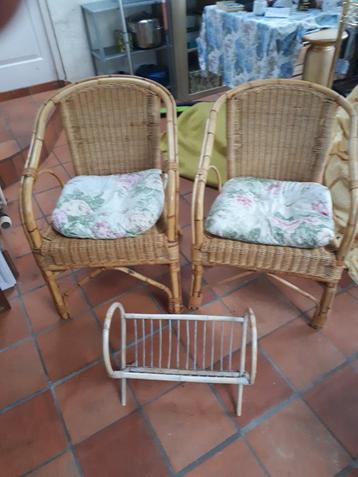 2 FAUTEUILS EN ROTIN disponible aux enchères