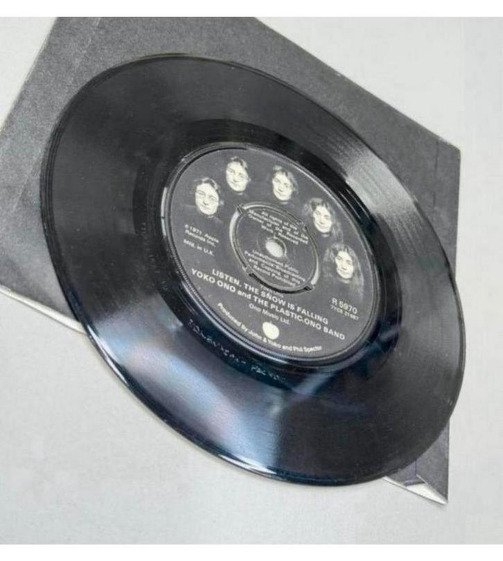 John Yoko The Plastic Ono Band Happy Xmas War Is Over Single, Cd's en Dvd's, Vinyl Singles, Zo goed als nieuw, Single, Pop, 7 inch