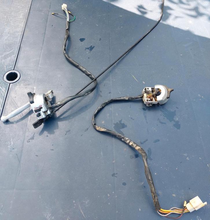 Schakelaars links en rechts Dax Skyteam Symex 50cc 2012, Fietsen en Brommers, Brommeronderdelen | Algemeen, Gebruikt, Overige typen