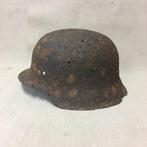 wo2 - Duitse helm M42 - relic - maat 68, Verzamelen, Ophalen of Verzenden, Landmacht, Helm of Baret