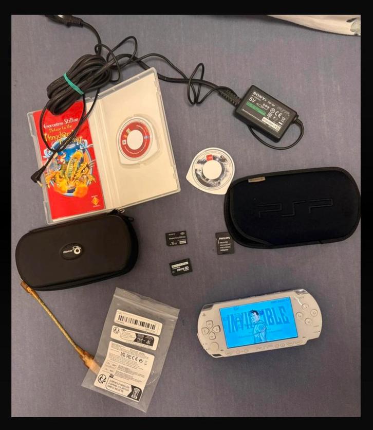 Psp 100 (Fatt), Games en Spelcomputers, Spelcomputers | Sony PSP, Gebruikt, PSP, Wit, Met games, Ophalen