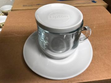 Lipton tassen en andere serviesdelen beschikbaar voor biedingen