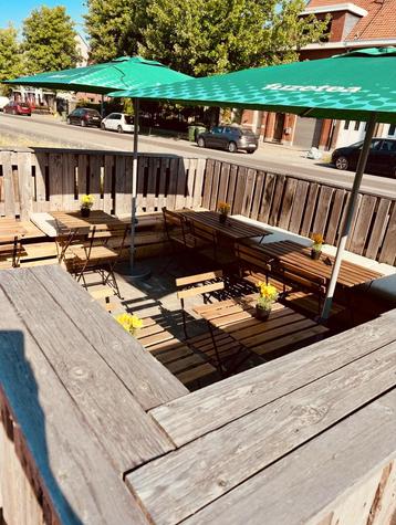 Verschillende tuinsets beschikbaar voor biedingen