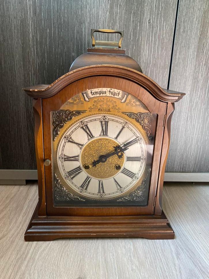 Hermle mechanische tafelklok met slagwerk, Antiek en Kunst, Antiek | Klokken, Ophalen