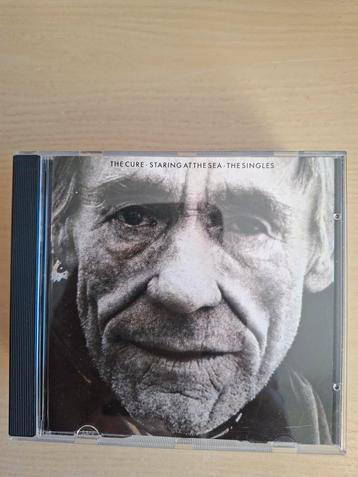Cd. The Cure. Staring at the sea. The Singles. beschikbaar voor biedingen