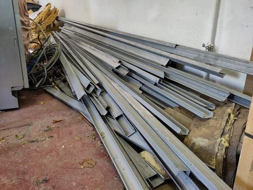 Métal stud (en vrac), Doe-het-zelf en Bouw, Metalen, Gebruikt, Aluminium, Ophalen
