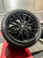 Japan Racing 28 + 225/40/18 Hankook Evo Winter, Ophalen, 18 inch, Gebruikt, Banden en Velgen