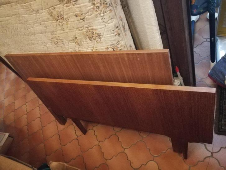 gratis compleet eenpersoonsbed, Huis en Inrichting, Slaapkamer | Bedden, Zo goed als nieuw, 90 cm, 200 cm, Hout, Bruin, Ophalen