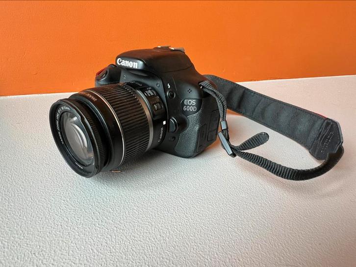 Canon 600d en lens EF-S 18-55 III kit, Audio, Tv en Foto, Fotocamera's Digitaal, Gebruikt, Spiegelreflex, Canon, Ophalen