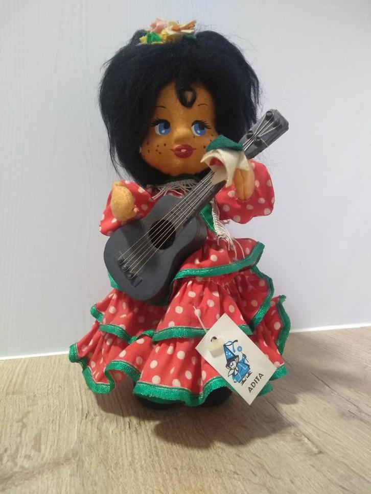 Vintage 1970's flamenco danseres adita pop, Verzamelen, Poppen, Zo goed als nieuw, Pop, Ophalen of Verzenden