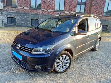 VW / TOURAN / 1.6 TDI / HIGHLINE / NAVI / PANO / 7 PL, Autos, Euro 5, Attache-remorque, 7 places, Boîte manuelle