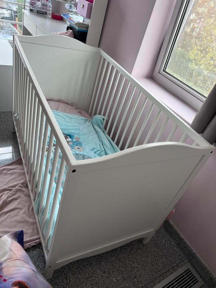 Babybed incl matras en toebehoren, Kinderen en Baby's, Babywiegjes en Ledikanten, Zo goed als nieuw, Ledikant, Ophalen