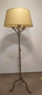 Lampe en fer forgé, Enlèvement, Utilisé