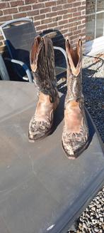 Cowboy botten, Ophalen, Gedragen