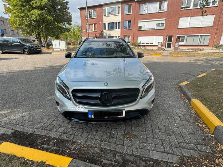 Mercedes GLA200d 4MATIC, Auto's, Mercedes-Benz, Particulier, GLA, 4x4, ABS, Adaptieve lichten, Adaptive Cruise Control, Airbags