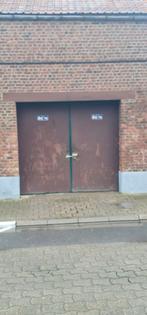 un emplacement  dans garage  colectif