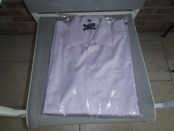Shirt in XL-formaat beschikbaar voor biedingen