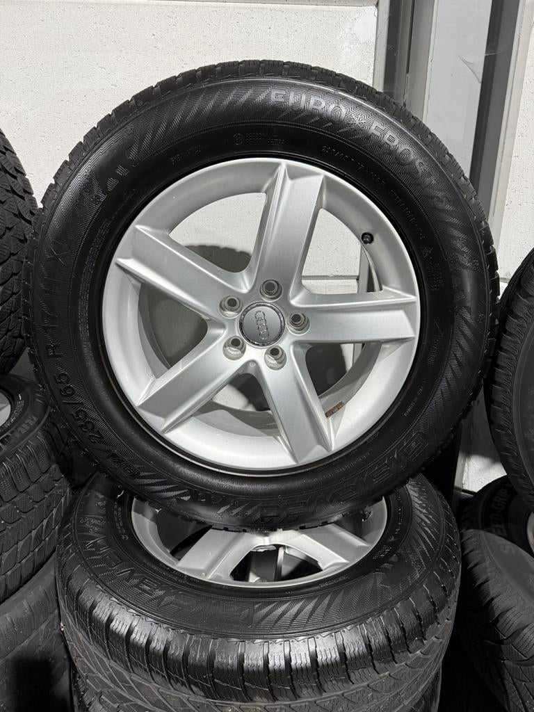 Audi Jantes et Pneus Hiver 235 65 17 pouces d origine, Autos : Divers, Accessoires de voiture, Utilisé, Enlèvement