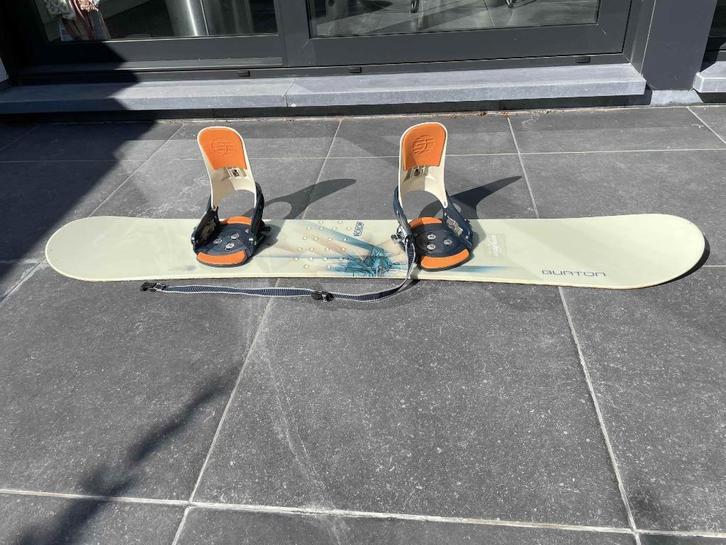 Burton snowboard met bindingen en tas, Sport en Fitness, Snowboarden, Gebruikt, Board, Ophalen