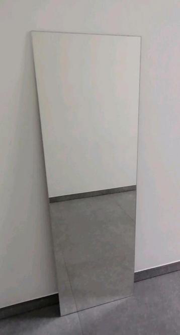 Spiegel 1100 x 350 mm beschikbaar voor biedingen