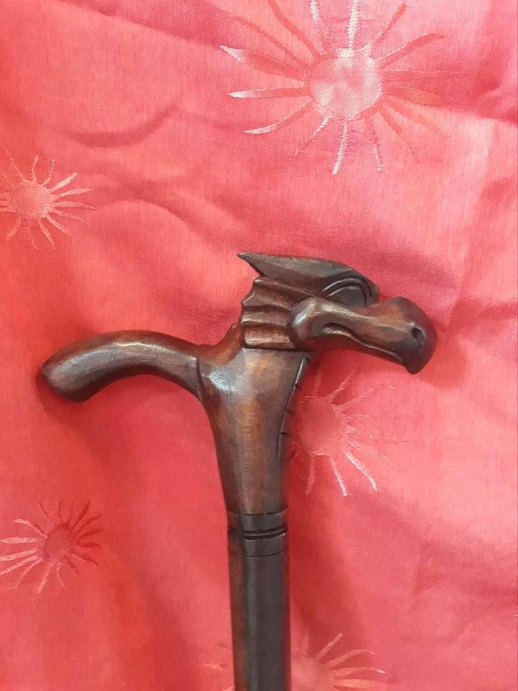 canne en bois de suar 100 cm motif dragon, Verzamelen, Overige Verzamelen, Ophalen of Verzenden