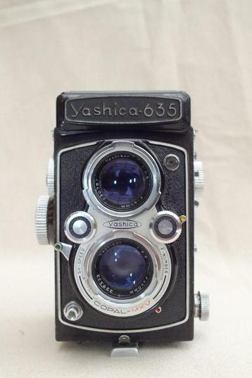 Yashica 635 met 35mm insert beschikbaar voor biedingen
