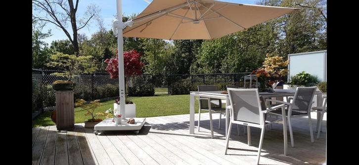 Parasol, Tuin en Terras, Parasols, Zo goed als nieuw, Zweefparasol, 3 tot 4 meter, Kantelbaar, Verstelbaar, Waterdicht, Ophalen
