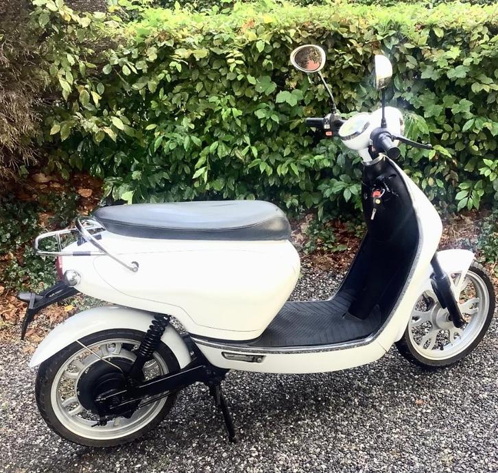Elektrische scooter, mooie staat, 5000 km, Fietsen en Brommers, Scooters | Overige merken, Klasse A (25 km/u), Elektrisch, Ophalen