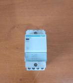 Contacteur Hager ESC425 4 Pôles 25A, Enlèvement, Comme neuf, Autres types