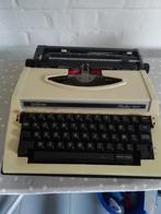 Antiek oude typemachine, Ophalen, Gebruikt