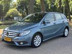 Mercedes-Benz B-klasse 180 Ambition|Automaat|Airco|Navigatie, Auto's, Euro 5, Gebruikt, 4 cilinders, Blauw