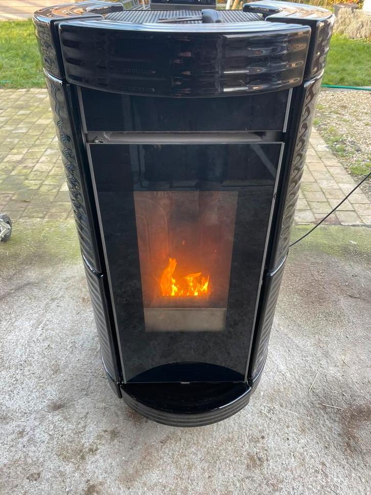 Pelletkachel Thermorossi Psilent 8, Huis en Inrichting, Kachels, Pelletkachel, Ophalen